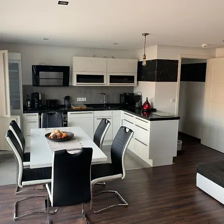 Biene Apartment *